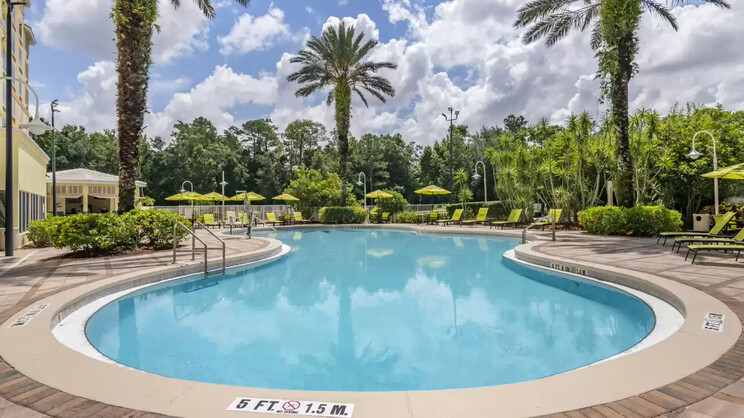 Comfort Suites Maingate East